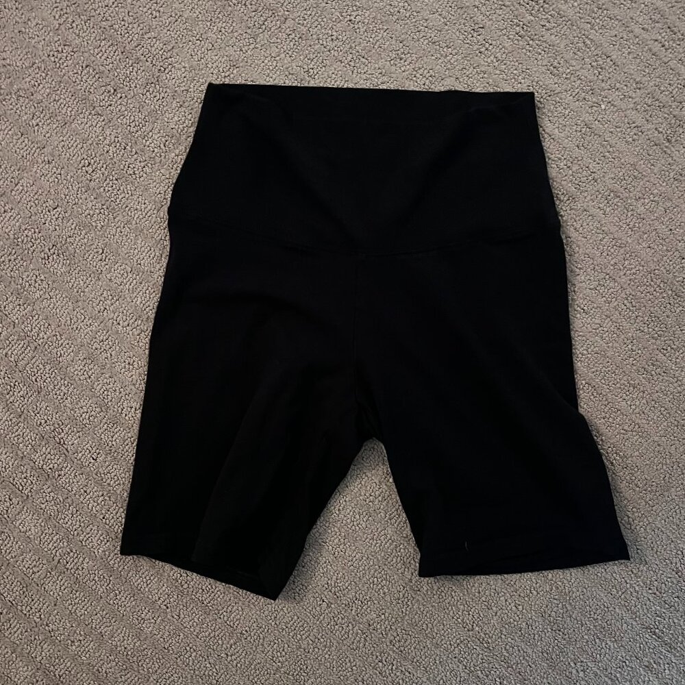 Aritzia Bike Shorts | TNA Chill Atmosphere Hi-Rise 7" Short
